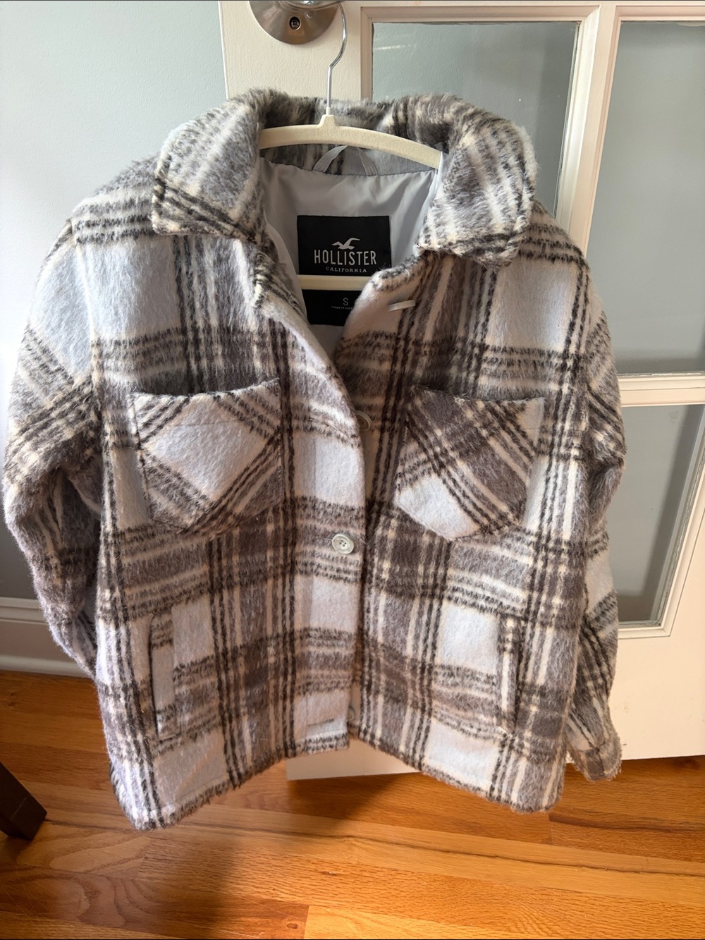 Hollister Plaid Shacket Jacket in Cream and Brown